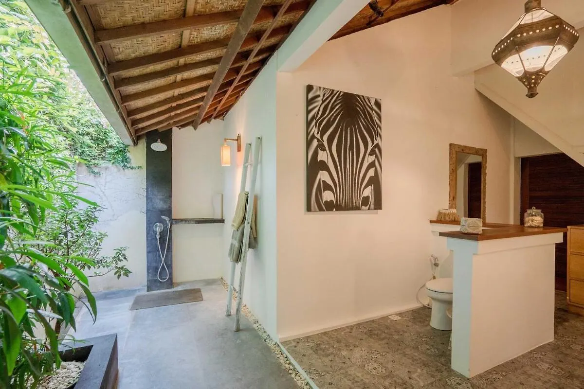 Villa Putih Seminyak Indonesia