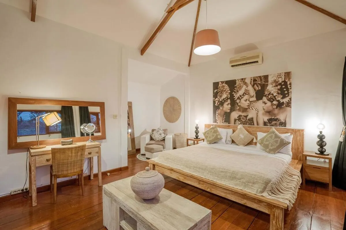 Villa Putih Seminyak