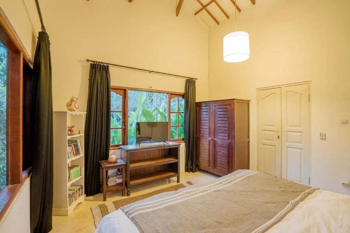 Villa Putih Seminyak Indonesia