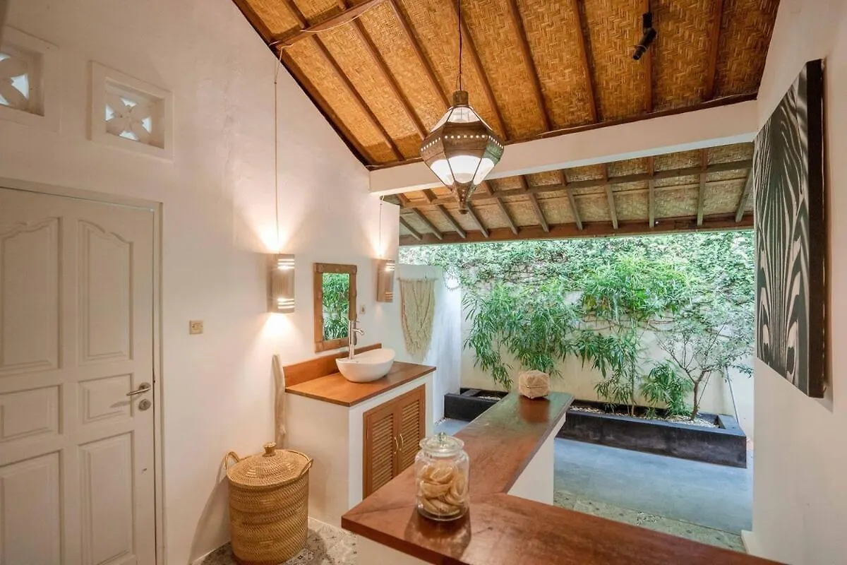 Villa Putih Seminyak